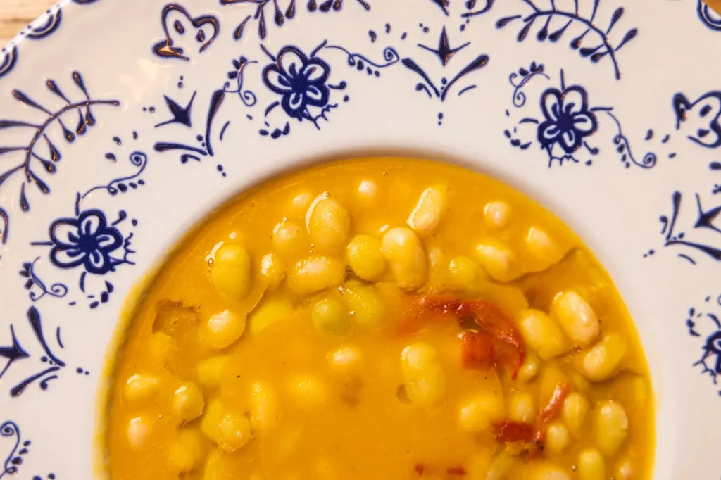 Pochas tiernas de Tudela guisadas en El Huerto de Floren Domezain
